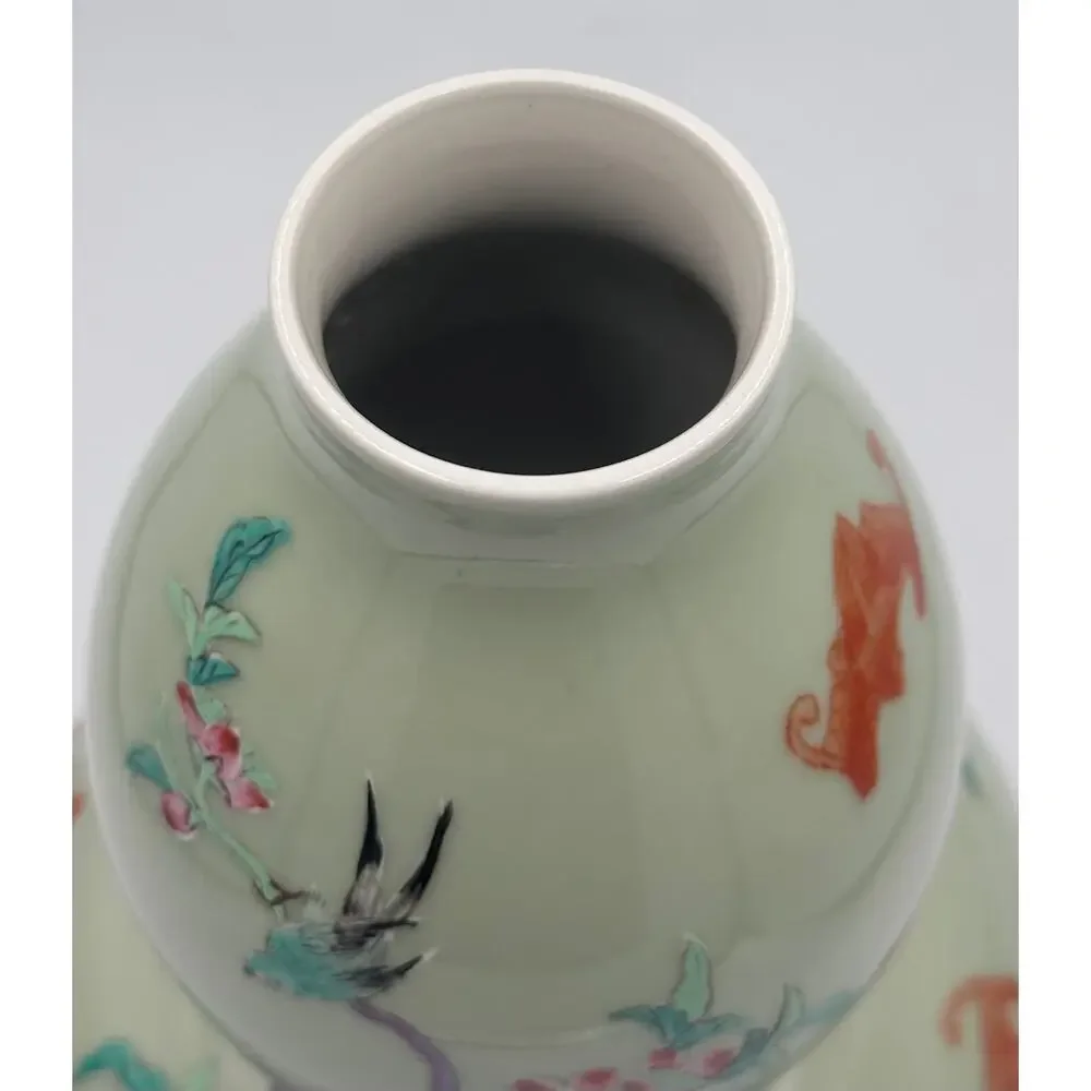 Qing Dynasty Chinese Porcelain Double-Gourd Celadon Vase Qianlong Seal